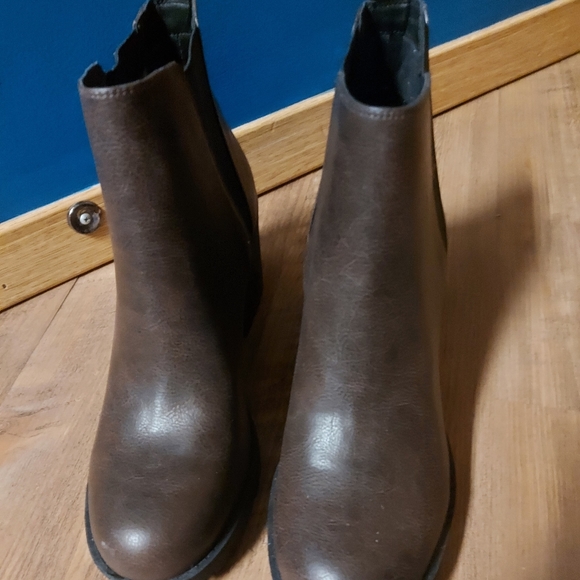 Dirty Laundry Boots - Picture 3 of 3